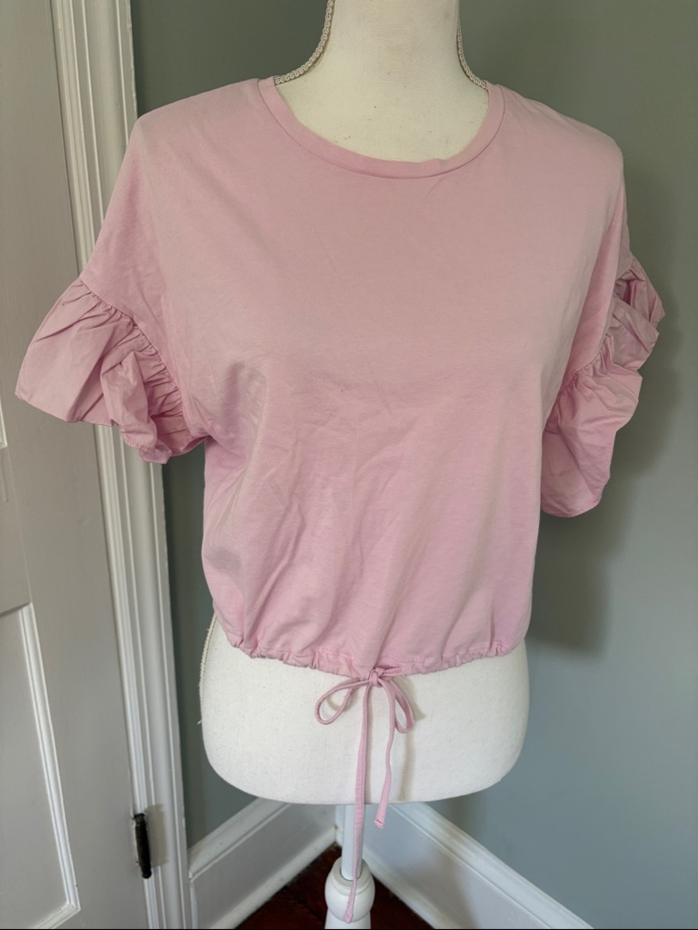 NWOT Express Women's Pink Ruffle Sleeve Drawstring Top Size Small‎
